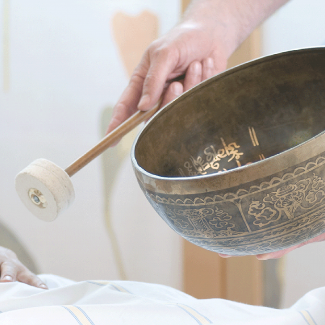 Klangschale-Patientenbett-Palliativ