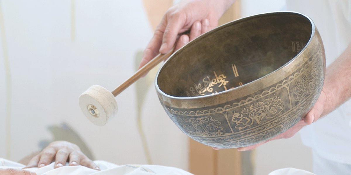 Klangschale-Patientenbett-Palliativ