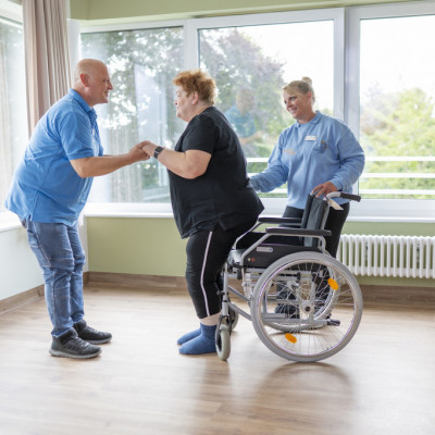 Wir unterstützen Sie mit Beratung und Anleitung für die Pflege zu Hause ...